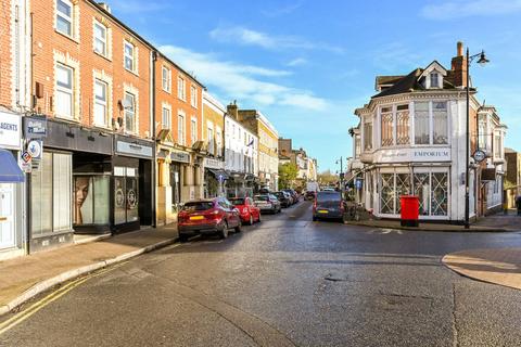 Studio for sale, Bridge Road, Hampton Court, East Molesey, KT8