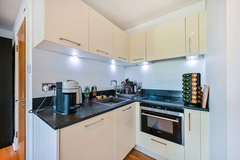 Studio for sale, Bridge Road, Hampton Court, East Molesey, KT8