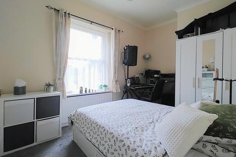 15 Albert Street, Thornton, Bradford, BD13 3ER
