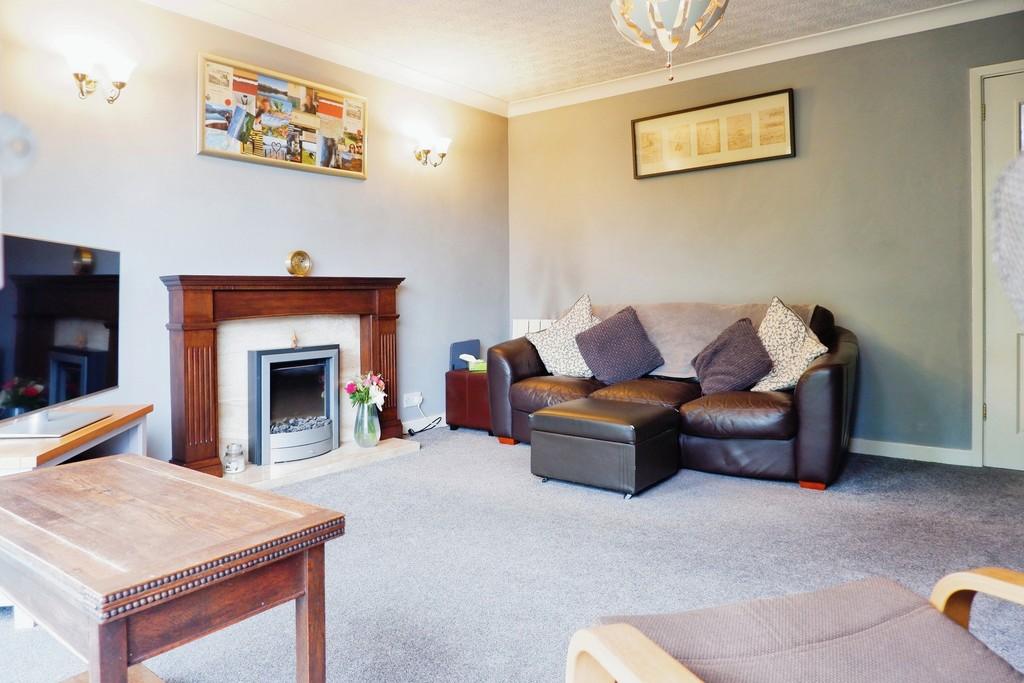 Foley Road East, Sutton Coldfield B74 2 bed apartment for sale £200,000