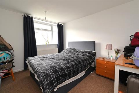 4 Avon Walk, Basingstoke, RG21 4DJ