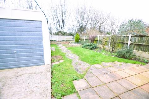 2 bedroom bungalow to rent, Blackburn Road, Herne Bay