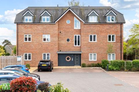 2 bedroom ground floor flat for sale, Florence Court, Park Lane, Knebworth