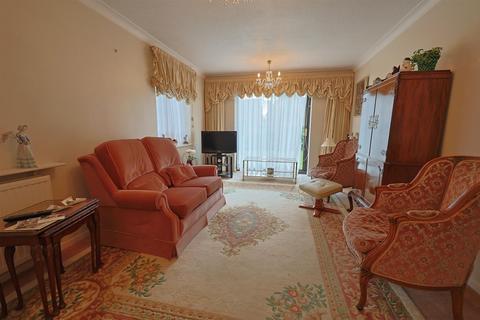 2 bedroom maisonette for sale, Priory Field Drive, Edgware, Middlesex, HA8 9PU