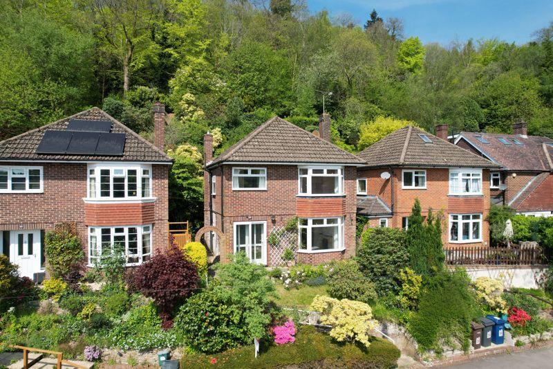 Cherry Tree Avenue, Haslemere 3 bed detached house for sale £485,000