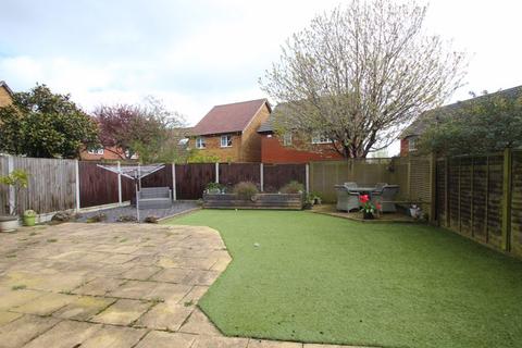 10 Demozay Close, Hawkinge, Folkestone, CT18 7PL