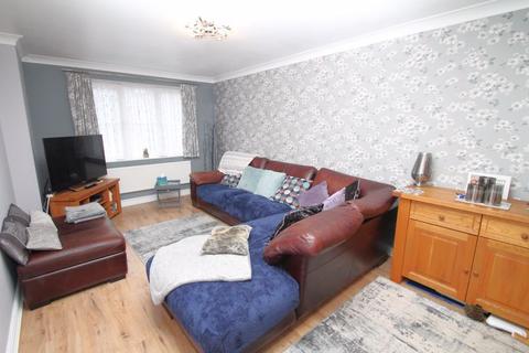 10 Demozay Close, Hawkinge, Folkestone, CT18 7PL