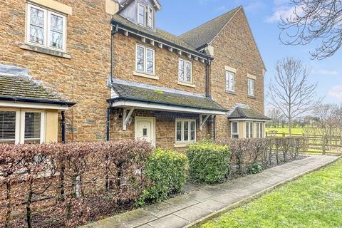 4 bedroom terraced house for sale, Crab Tree Close, Bloxham - Very Spacious Property