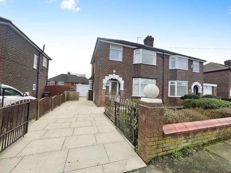 Manchester Road, Kearsley 3 bed semidetached house for sale £235,000