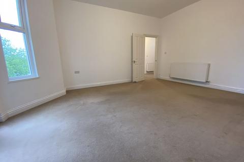 2 bedroom flat to rent, Caerau Road, Newport