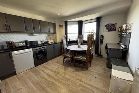 3 bedroom apartment for sale - Church View, Coatbridge