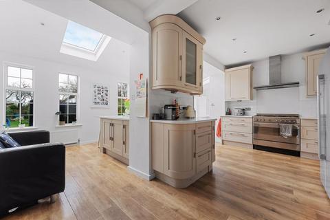 86 The Gallop, Sutton, SM2 5SA