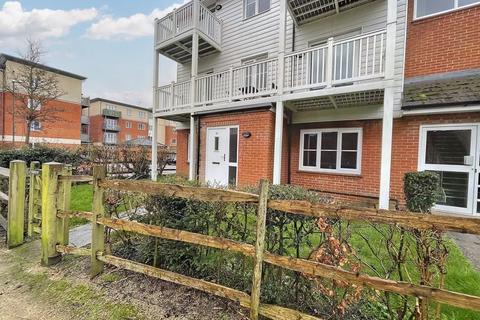 2 bedroom apartment for sale - Chequers Avenue, High Wycombe HP11