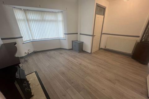 3 bedroom terraced house to rent, Long Lane, Liverpool
