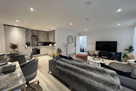 3 bedroom flat share to rent, Regal Walk, Bexleyheath