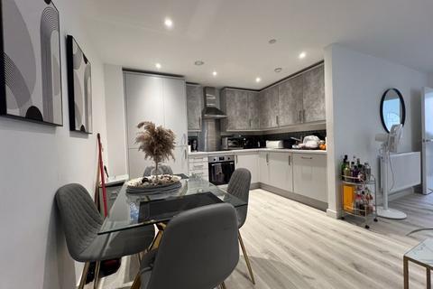 3 bedroom flat share to rent - Regal Walk, Bexleyheath