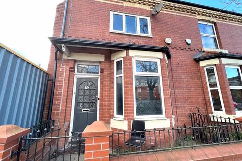 2 bedroom terraced house to rent, Seaford Road, Salford