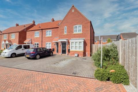 3 bedroom terraced house for sale, Millfield Close, Gainsborough