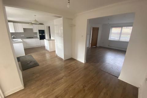 4 bedroom detached house to rent, Bramble Court, Fakenham NR21