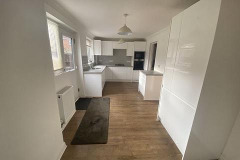 4 bedroom detached house to rent, Bramble Court, Fakenham NR21