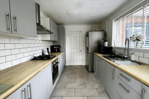 3 bedroom semi-detached house for sale - Ferneley Crescent, Melton Mowbray