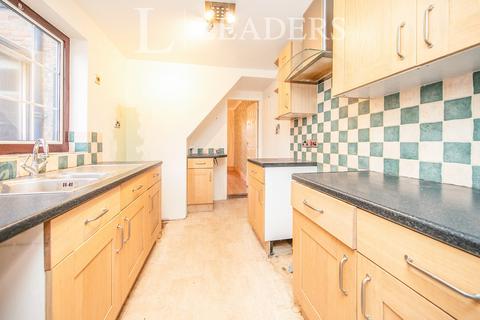 3 bedroom terraced house to rent, Woodville Road, IP4