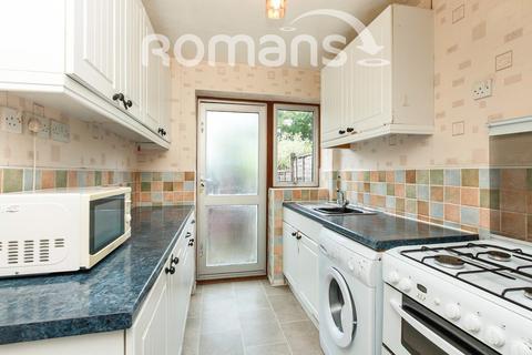 4 bedroom end of terrace house to rent, Weydon Hill Close, Farnham