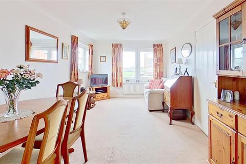 2 bedroom flat for sale, Brighton Road, Lancing, West Sussex, BN15