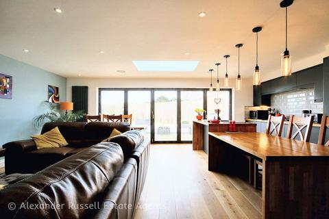 26 Greenhill Gardens, Minster, Ramsgate, CT12 4EP