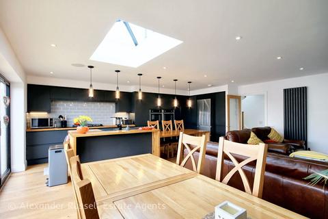 26 Greenhill Gardens, Minster, Ramsgate, CT12 4EP