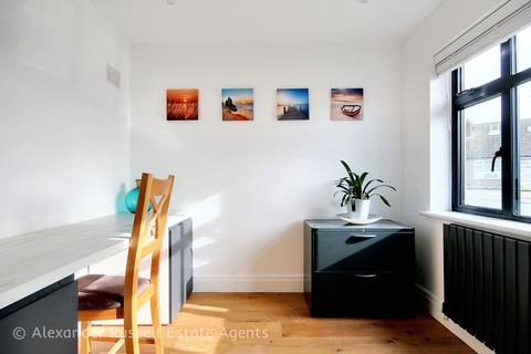 26 Greenhill Gardens, Minster, Ramsgate, CT12 4EP