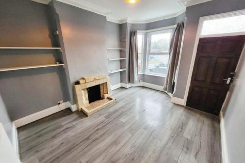 3 bedroom terraced house for sale, Loscoe Road, Carrington, Nottingham, NG5 2AW