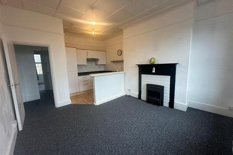 2 bedroom flat to rent, Kenilworth Road, St Leonards on Sea, TN38 0JL
