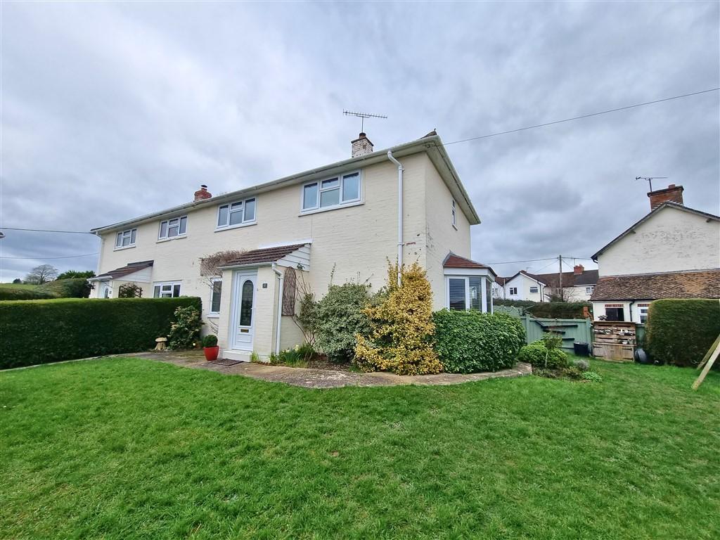 West View, Almeley, Hereford, HR3 6LE 3 bed semidetached house for