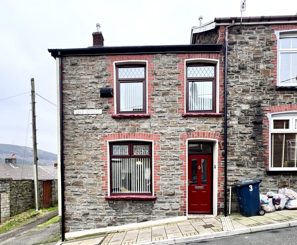 Mountain Ash CF45 3 bed end of terrace house for sale £149,000