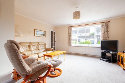 70 Alexander Drive, Cirencester, GL7 1UH