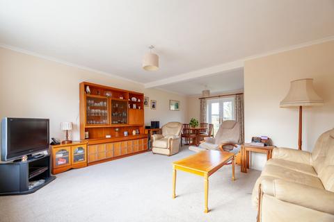 70 Alexander Drive, Cirencester, GL7 1UH