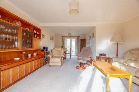 70 Alexander Drive, Cirencester, GL7 1UH