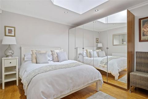 3 bedroom end of terrace house for sale, Buckingham Mews, London, N1