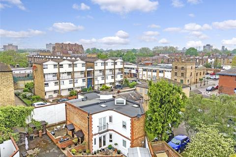 3 bedroom end of terrace house for sale, Buckingham Mews, London, N1