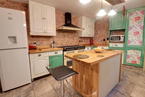 5 bedroom end of terrace house for sale, Victoria Street, Combe Martin, Devon, EX34