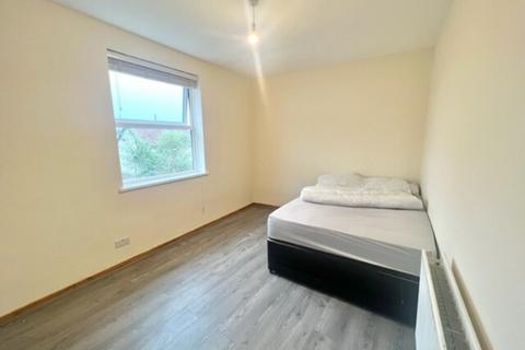 5 bedroom house share to rent, High Street, Strood Kent ME2