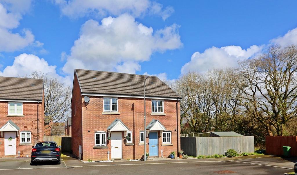 Dyffryn Y Coed, Pontypridd CF38 2 bed semidetached house for sale £