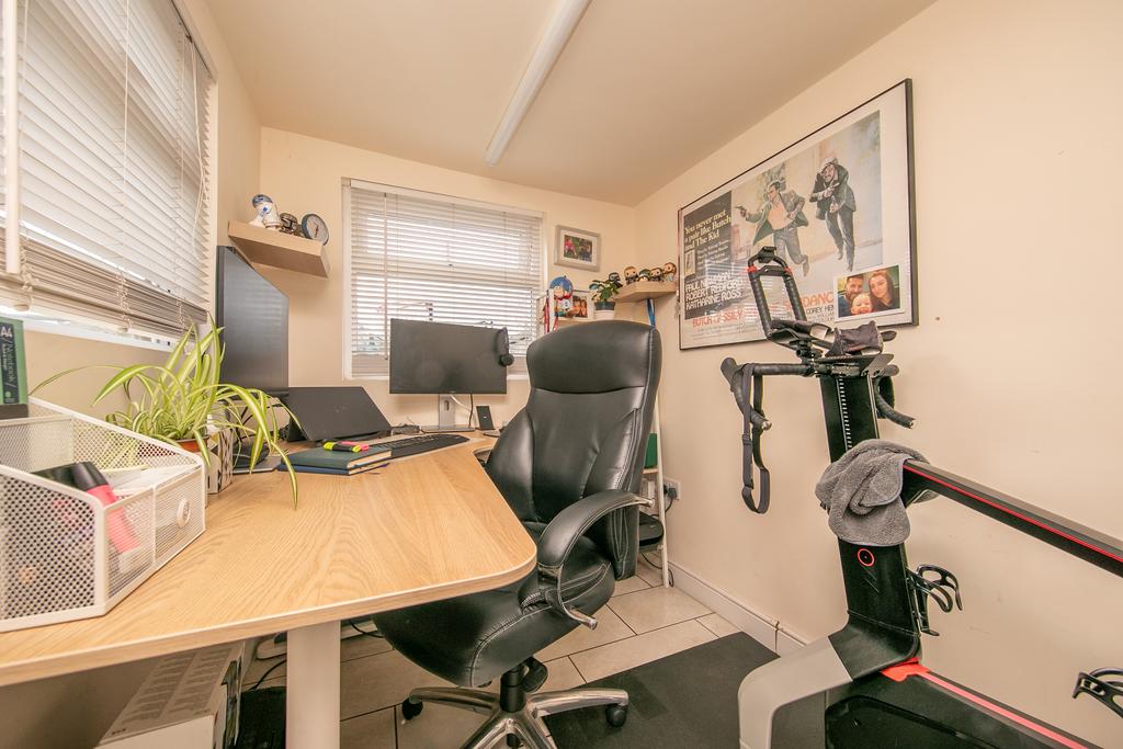 Utility/ Home Office/ WC