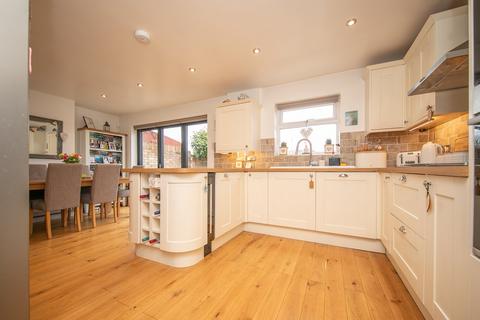 16 Bellfield Close, Brightlingsea, Colchester, CO7 0NU