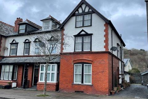 111 Heol Maengwyn, Machynlleth, SY20 8EF