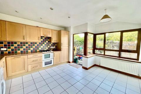 111 Heol Maengwyn, Machynlleth, SY20 8EF