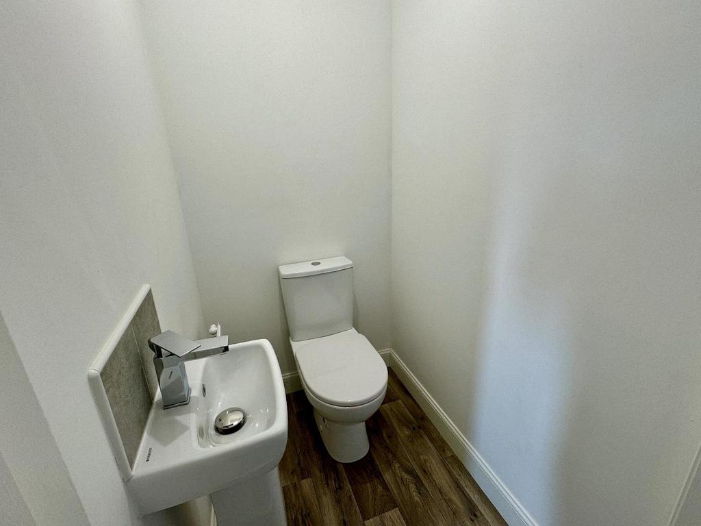 Ground floor w.c.