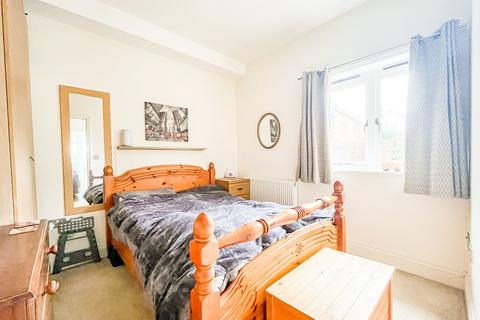 2 bedroom flat for sale, 113 London Road, Hurst Green, TN19