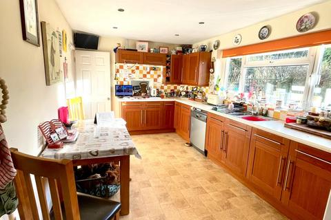 3 bedroom detached house for sale, The Green, Catsfield, TN33